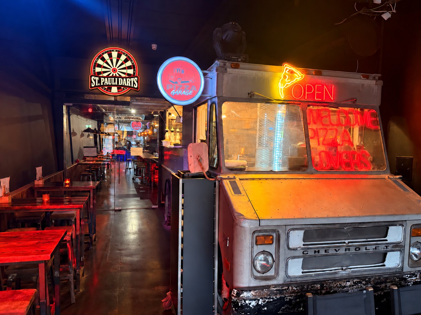 Pizza, Darts & Friends